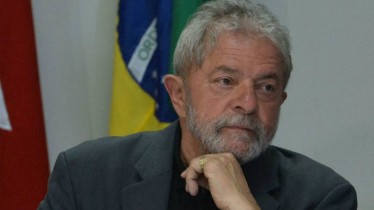 Moro “foi picado pela mosca azul”, diz Lula a estrangeiros