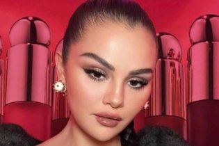 Selena Gomez se torna bilionária após sucesso com linha de maquiagem